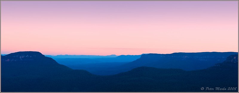 Blue_Mtns_8.jpg - Sunset over Jamison Valley, view from Echo Point, Katoomba. Blue Mountains, New South Wales, Australia. Panorama  8028 x 3087 pixels.