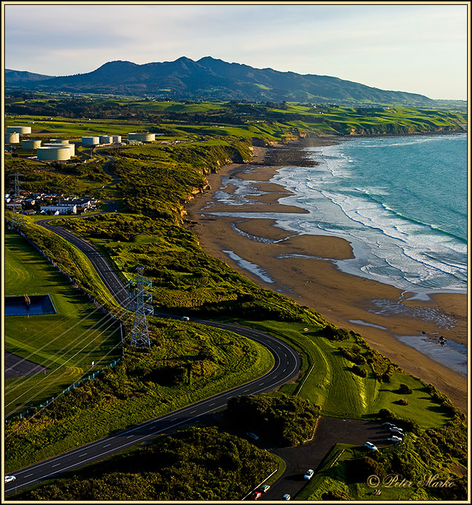 Coast-pano.jpg - Back Beach from Paritutu Rock,New Plymouth, New Zealand (55 MPix).