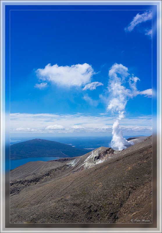 DSC00599.jpg - Volcanic Activity near Te Mari Craters. Tongariro National Park, New Zealand.