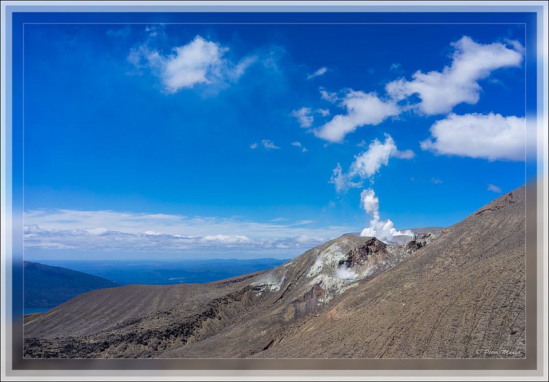 DSC00603.jpg - Volcanic Activity near Te Mari Craters. Tongariro National Park, New Zealand.