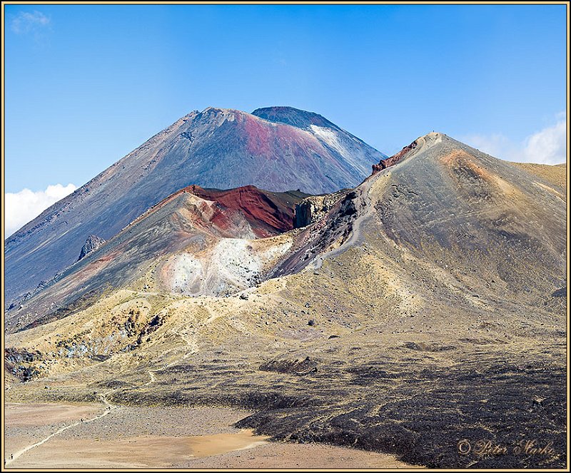 TongariroC1.jpg - View of Red Crater and Mt. Ngauruhoe (2287m). Tongariro Crossing, Tongariro National Park, New Zealand ( 9621 x 7939 pixels).