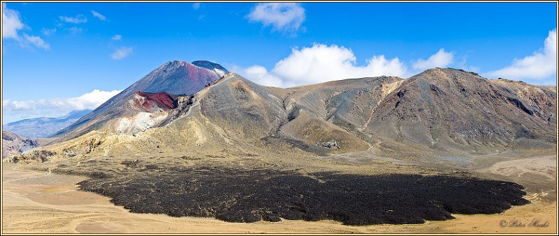 TongariroC2.jpg - Red Crater and Mt. Tongariro (1967m), Mt. Ngauruhoe in background (2287m). Tongariro Crossing, Tongariro National Park, New Zealand (10931 x 4580 pixels).