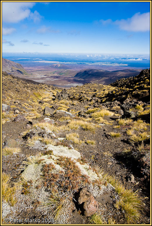 WV8X4799.jpg - Tongariro Crossing, view from the saddle towards start of the track. Tongariro National Park, New Zealand