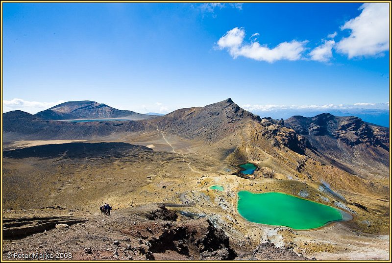 WV8X4908.jpg - Descend towards Emerald Lakes. Blue Lake in background. Tongariro National Park, New Zealand