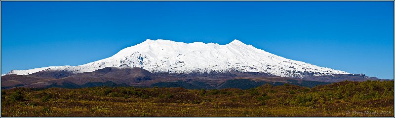 Tong2.jpg - Mt. Ruapehu. Tongariro National Park, New Zealand. Panorama 10461 x 3095 pixels.