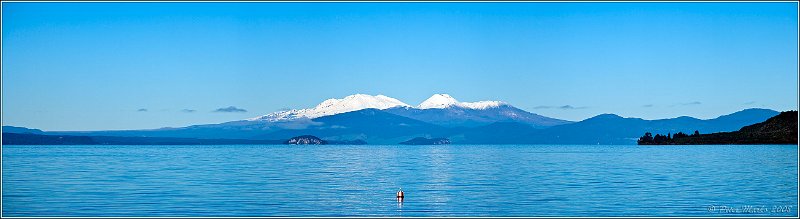 Tong3.jpg - Tongariro National Park, view from Lake Taupo, New Zealand. Panorama 11556 x 3120 pixels.