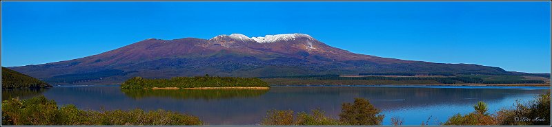 Tongariro_2_web.jpg - Lake Rotaira, Ketetahi Springs, Tongariro National Park, New Zealand