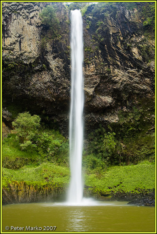 V8X3586.jpg - Bridal Falls, 55m high, Waikato, North Island, New Zealand