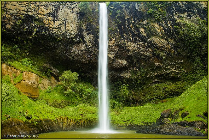 V8X3589.jpg - Bridal Falls, 55m high, Waikato, North Island, New Zealand