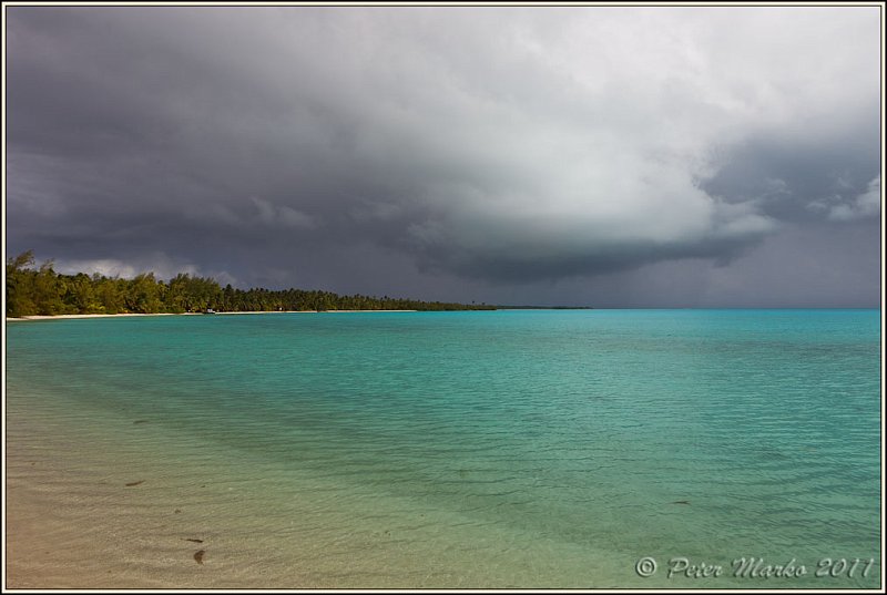 IMG_9163.jpg - Storm passing over Akaiami island, Aitutaki, Cook Islands.