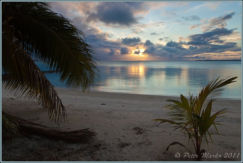 IMG_9166.jpg - Susnset over Aitutaki lagoon from Akaiami island.