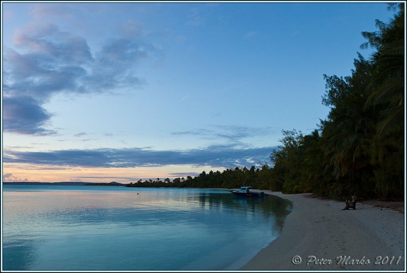 IMG_9170.jpg - Susnset over Aitutaki lagoon from Akaiami island, Cook Islands.