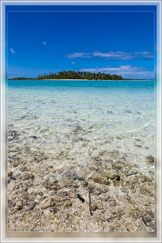 IMG_9206_frame.jpg - Crystal clear water between Maritapua Island and Akaiami. Aitutaki, Cook Islands.