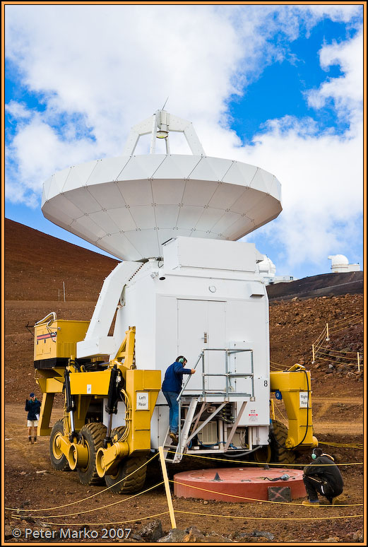 WV8X2473.jpg - Moving the millimeter telescope, Mauna Kea, Big Island, Hawaii