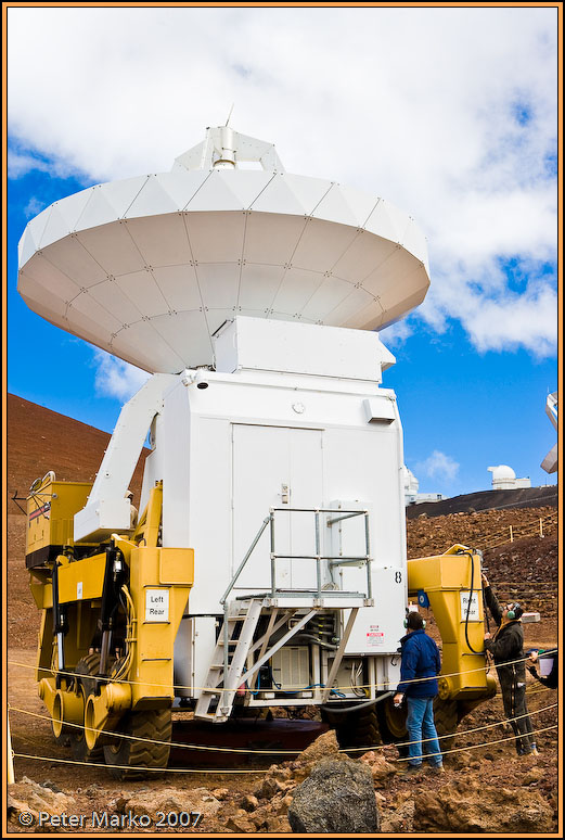 WV8X2483.jpg - Moving the millimeter telescope, Mauna Kea, Big Island, Hawaii