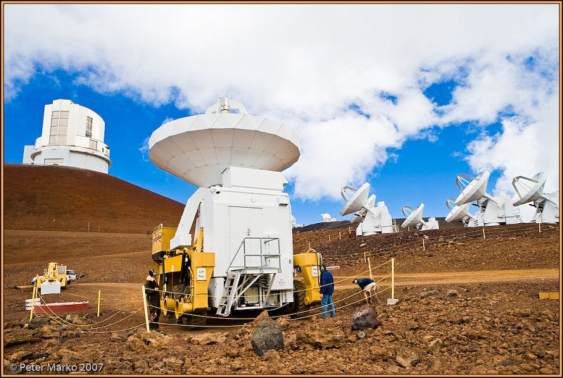 WV8X2493.jpg - Moving the millimeter telescope, Mauna Kea, Big Island, Hawaii