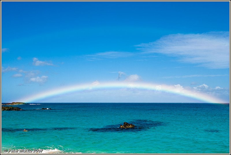 WV8X2750.jpg - Rainbow at Waimea Bay, North Shore, O'ahu, Hawaii