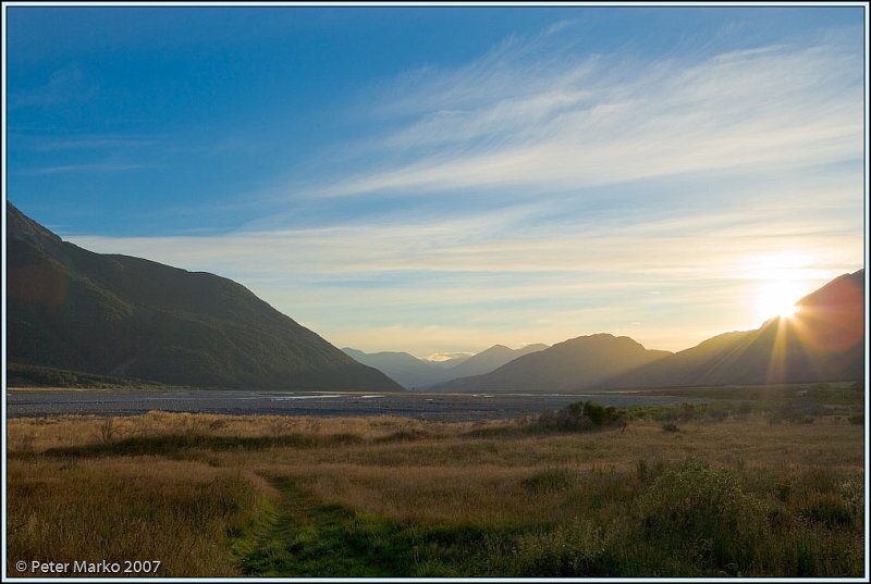 WV8X4892.jpg - Waimakariri River at sunrise, Arthurs Pass National Park, New Zealand