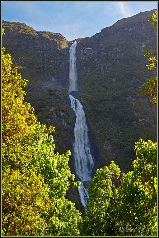 WV8X3115.jpg - Sutherland Falls, Day 3 of Milford Track, Fiorland National Park, New Zealand