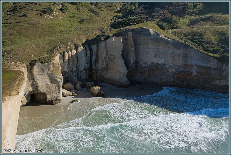 WV8X0157.jpg - Tunnel Beach, Otago Peninsula, New Zealand