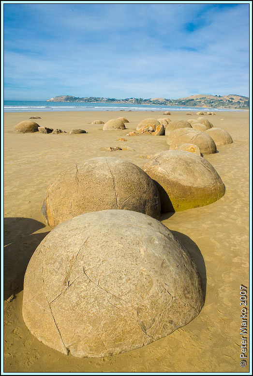 WV8X0820.jpg - Moeraki Boulders, east coast of South Island, New zealand