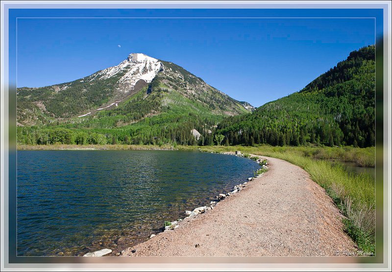 IMG_4434.jpg - Walkway around Beaver Lake in Marble, Colorado, USA.